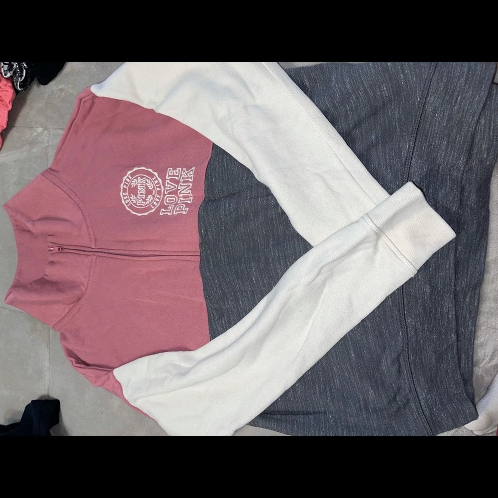 VS Pink quarter zip like new medium